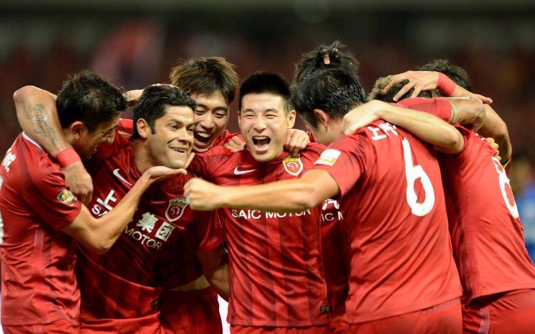 包含上海上港壮志凌云，凭借默契团队战胜对手的词条