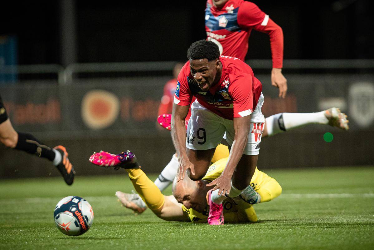 关于里尔取得关键胜利成功锁定法甲半程冠军的信息 关于里尔取得关键胜利成功锁定法甲半程冠军的信息