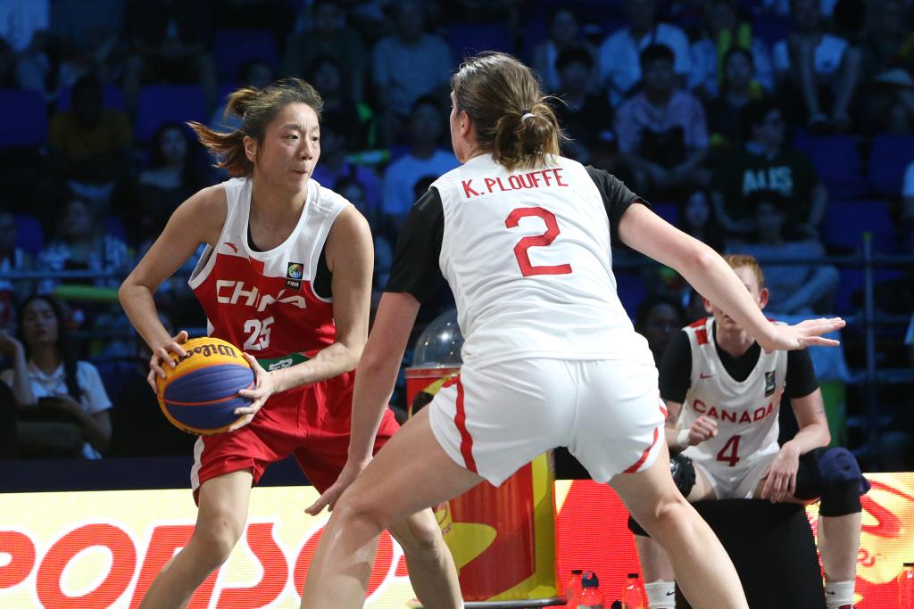 女子篮球比赛强势出击，美国队获得胜利的简单介绍