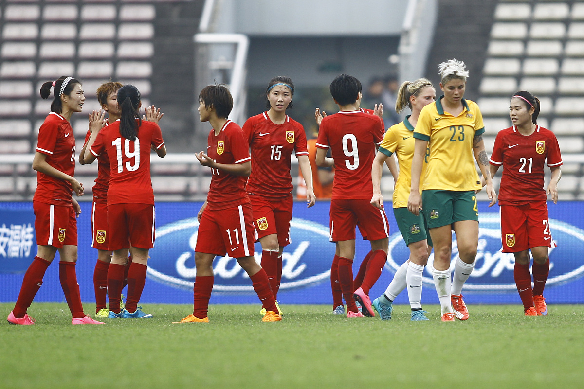 开云体育官网-激情碰撞！女足比赛场面惊心动魄