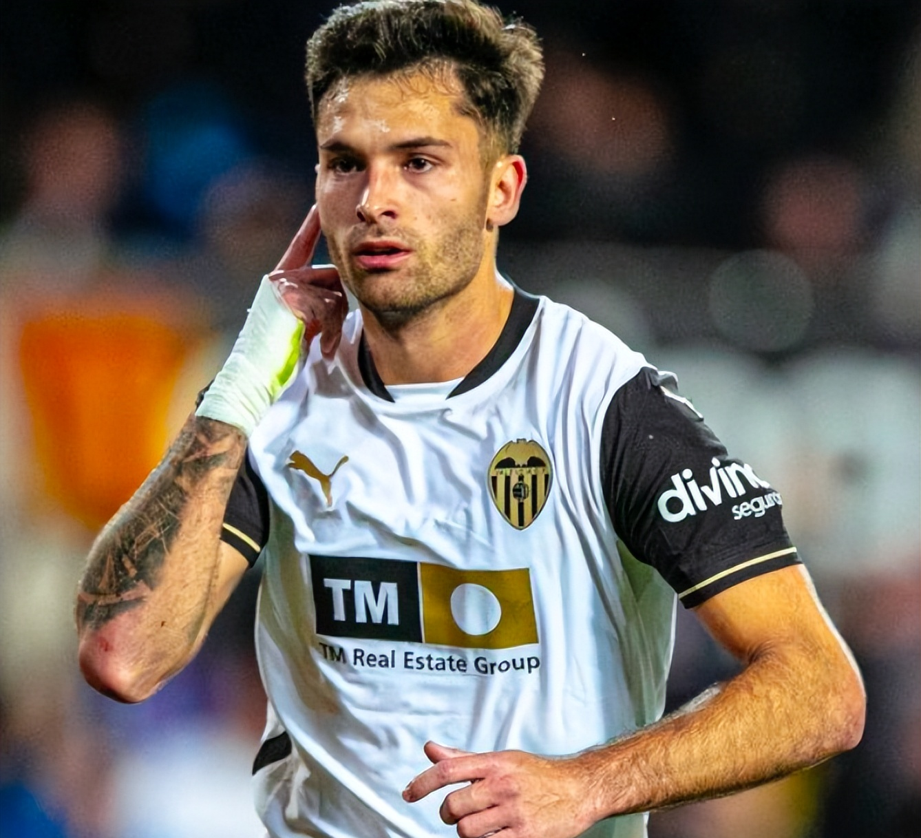 开云体育app-瓦伦西亚惊天逆转，晋级在望的简单介绍