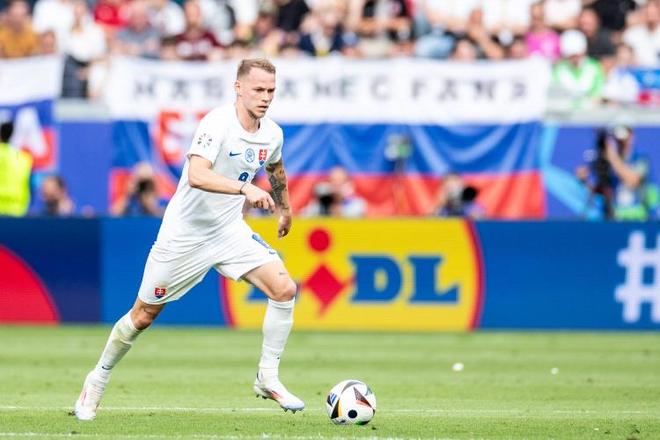 维罗纳中场伤愈归队,备战下一轮比赛的简单介绍 维罗纳中场伤愈归队,备战下一轮比赛的简单介绍