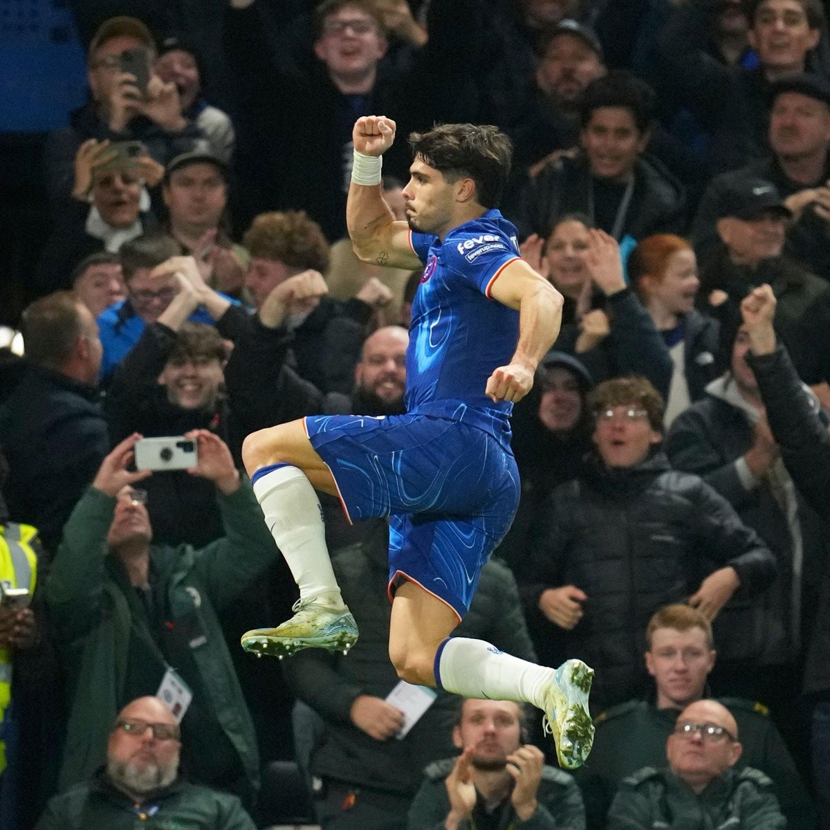 关于克罗托内球员受伤痊愈,恢复训练备战下轮比赛的信息 关于克罗托内球员受伤痊愈,恢复训练备战下轮比赛的信息