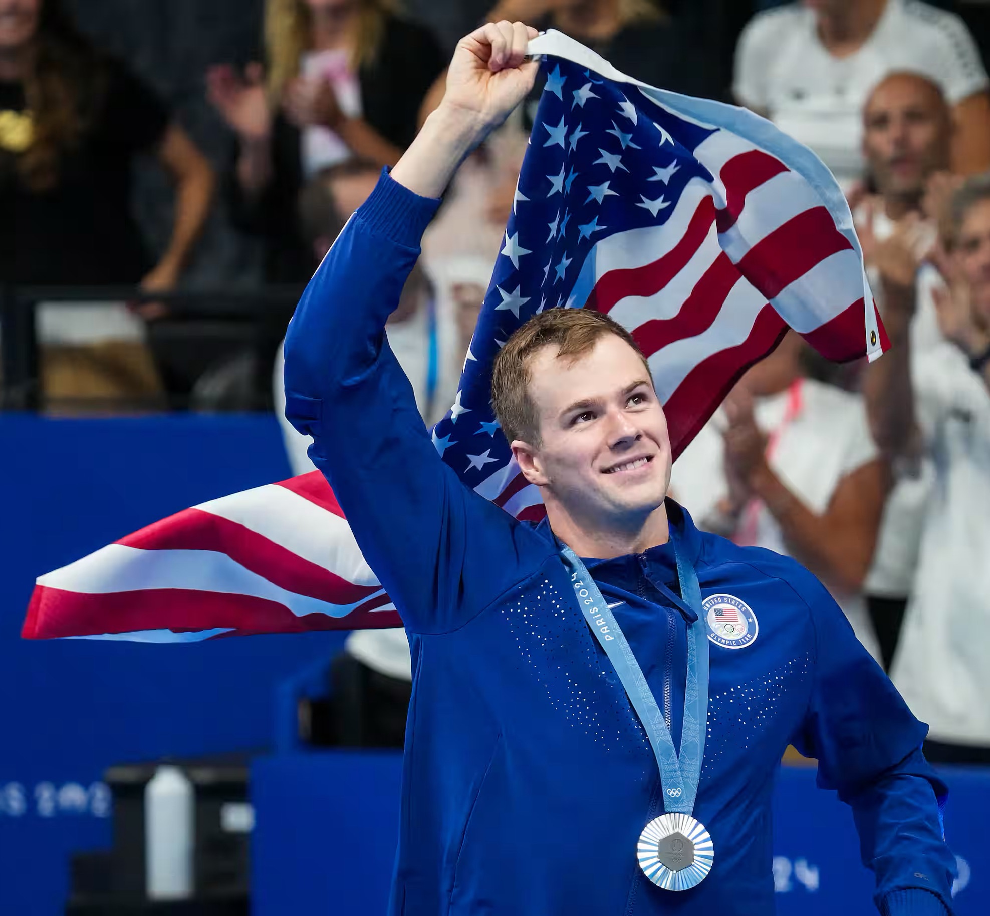 芬兰选手在羽毛球赛中表现出色