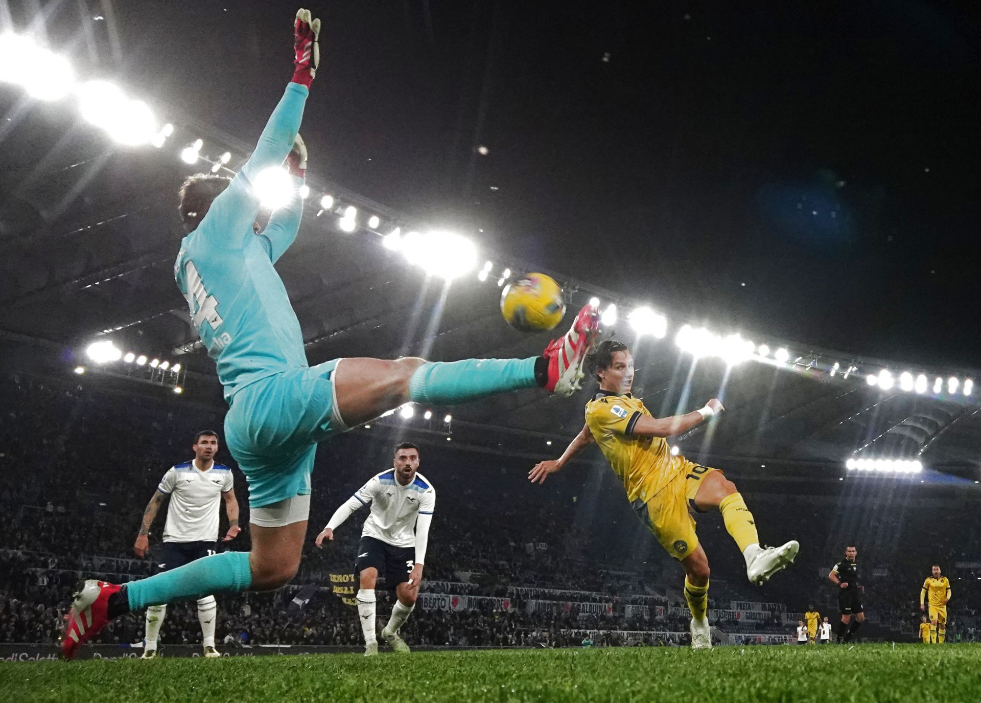 意甲新军落后两球,却最终逆袭战胜乌迪内斯的简单介绍 意甲新军落后两球,却最终逆袭战胜乌迪内斯的简单介绍