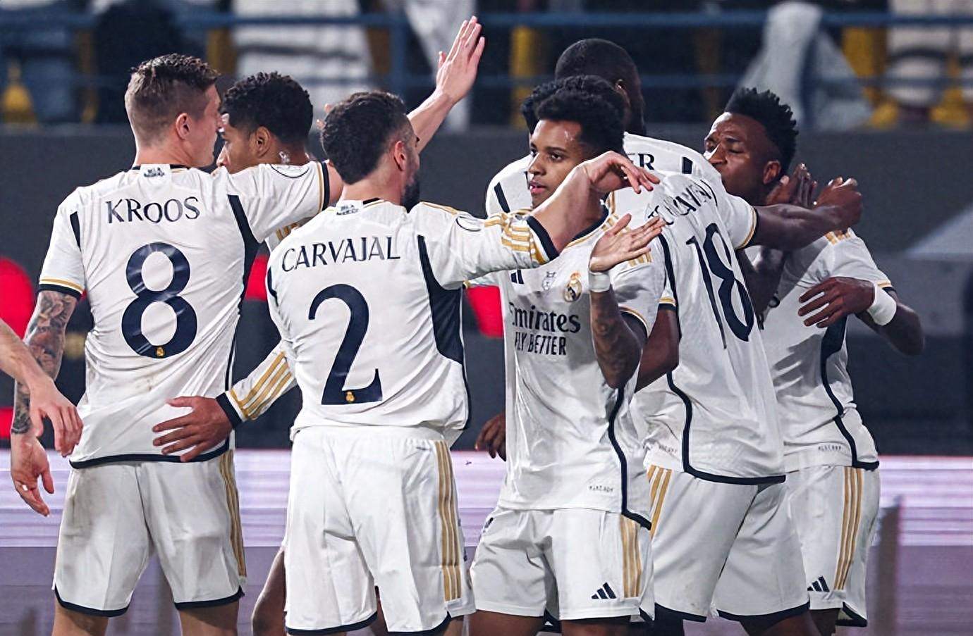 卡西利亚斯在皇马胜利中展现出色表现 卡西利亚斯在皇马胜利中展现出色表现