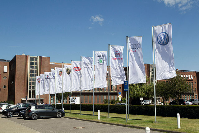 开云体育官网-沃尔夫斯堡惨败，急需整顿战术布局