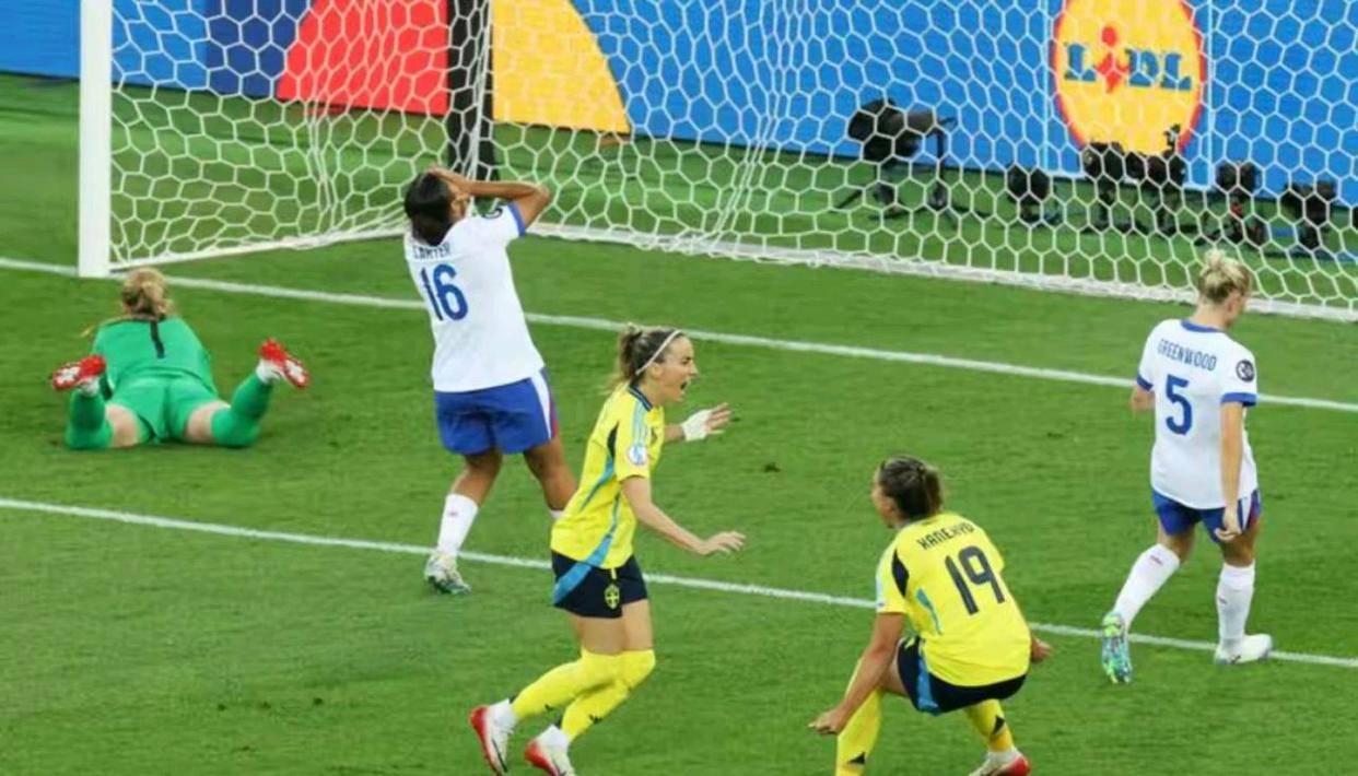 开云体育入口-瑞士女足在比赛中展现出坚韧品质