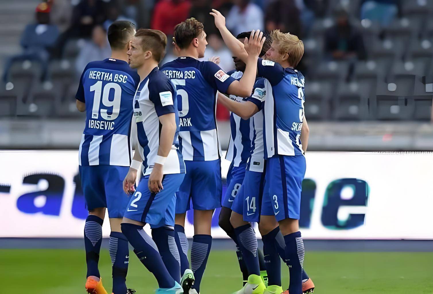 开云体育APP下载-柏林赫塔守卫主场，成功击败对手