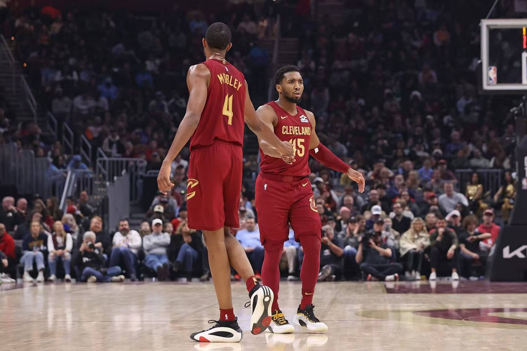 关于猛龙力克凯尔特人,继续保持不败的信息 关于猛龙力克凯尔特人,继续保持不败的信息