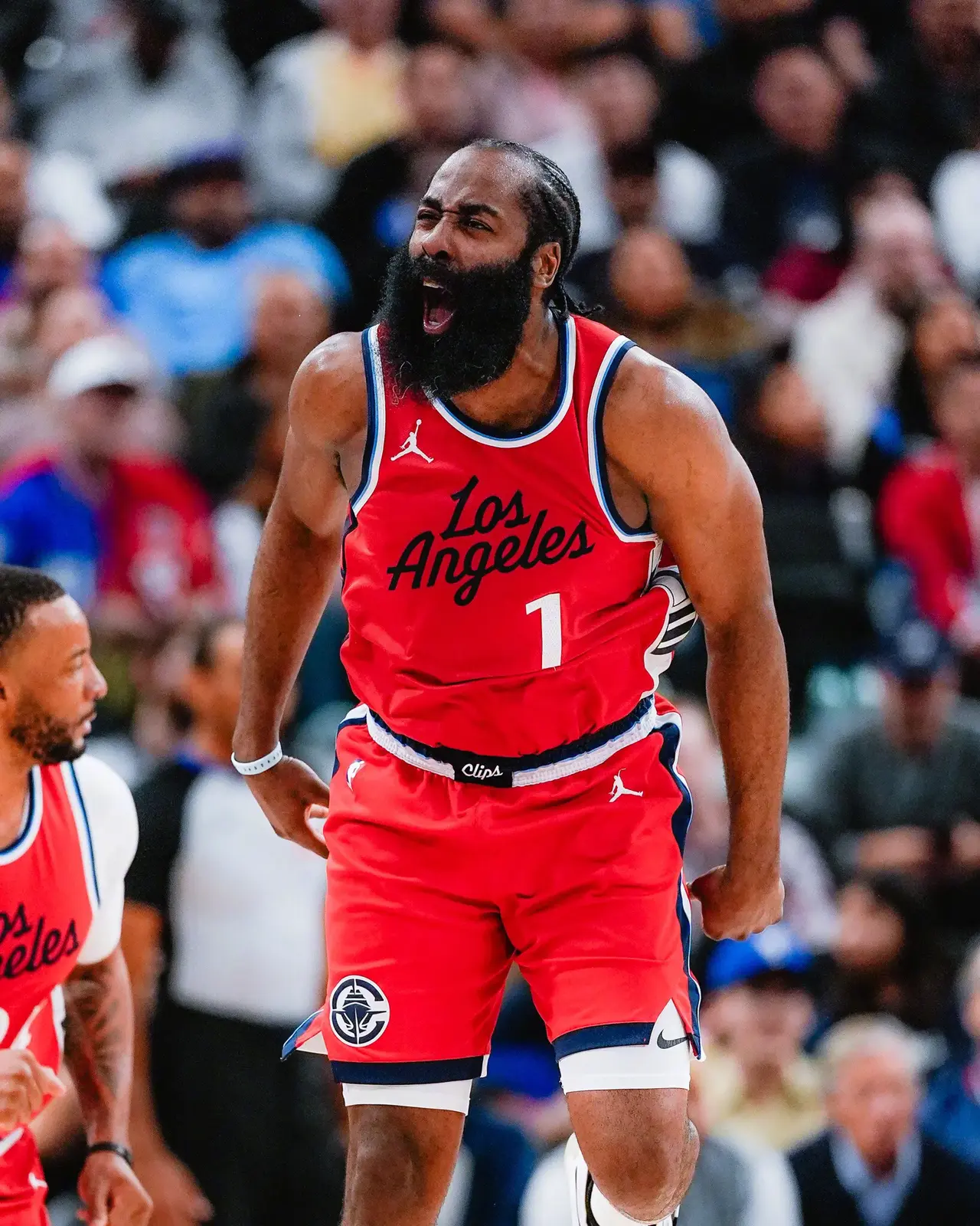 快船不敌湖人,莱昂纳德表现失准 快船不敌湖人,莱昂纳德表现失准