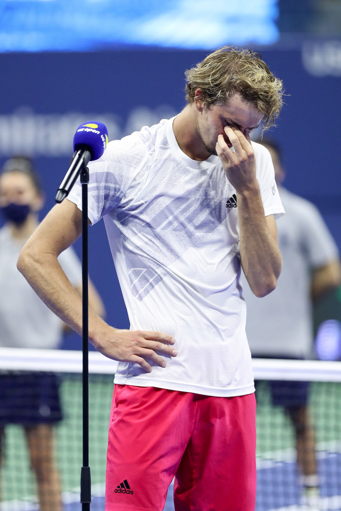 关于意大利网球队爆冷西班牙网球队，兹维列夫爆发神勇的信息