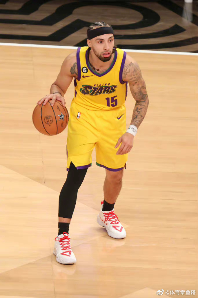 赛车选手发挥出色，荣膺最佳MVP的简单介绍