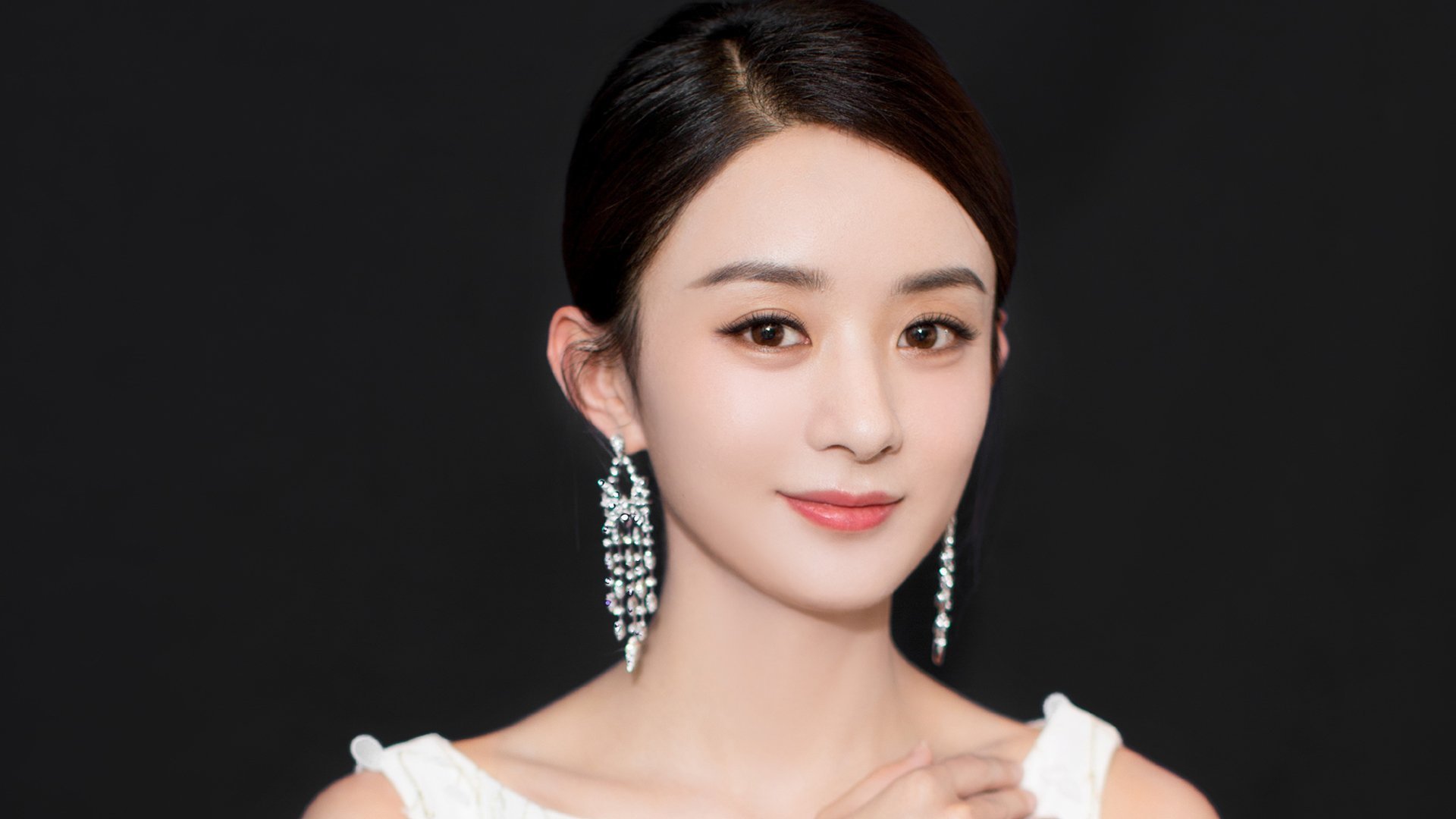 开云下载-厄德高爆发显神威，智利关键战突围安哥拉