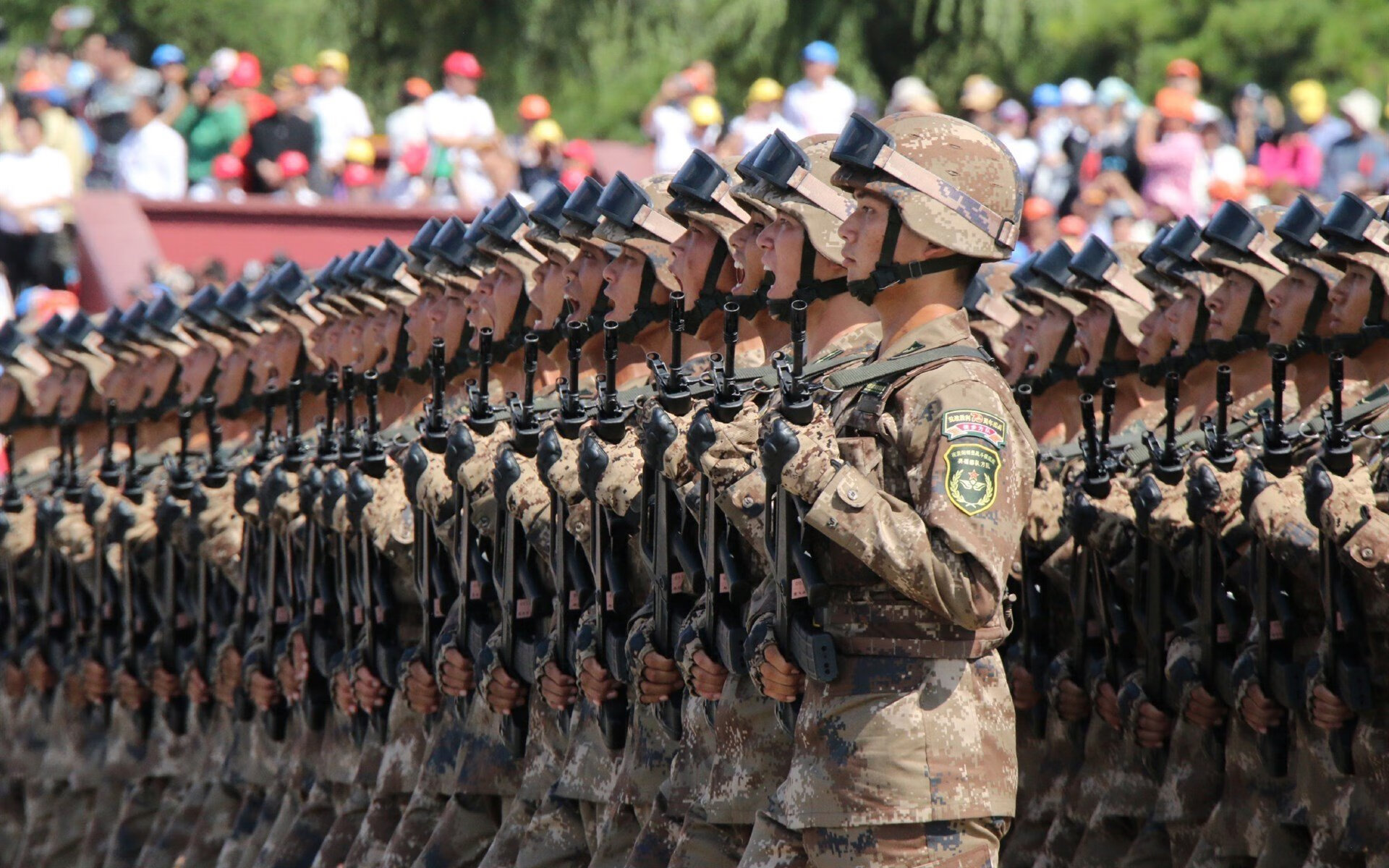 群星闪耀处，无声者亮剑—F1新赛季揭幕战，贝恩用实力打破所有质疑